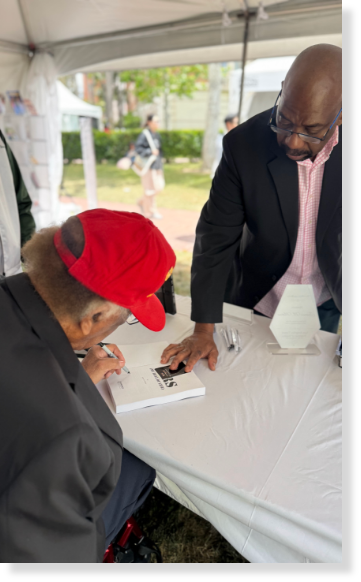 festivalofbooks photo1 - Media