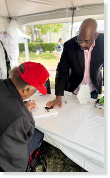 festivalofbooks photo3 - Media